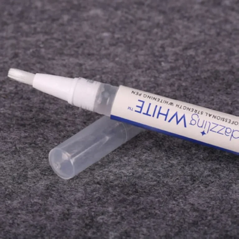 قلم جل Dazzling White للعناية بمظهر الأسنان